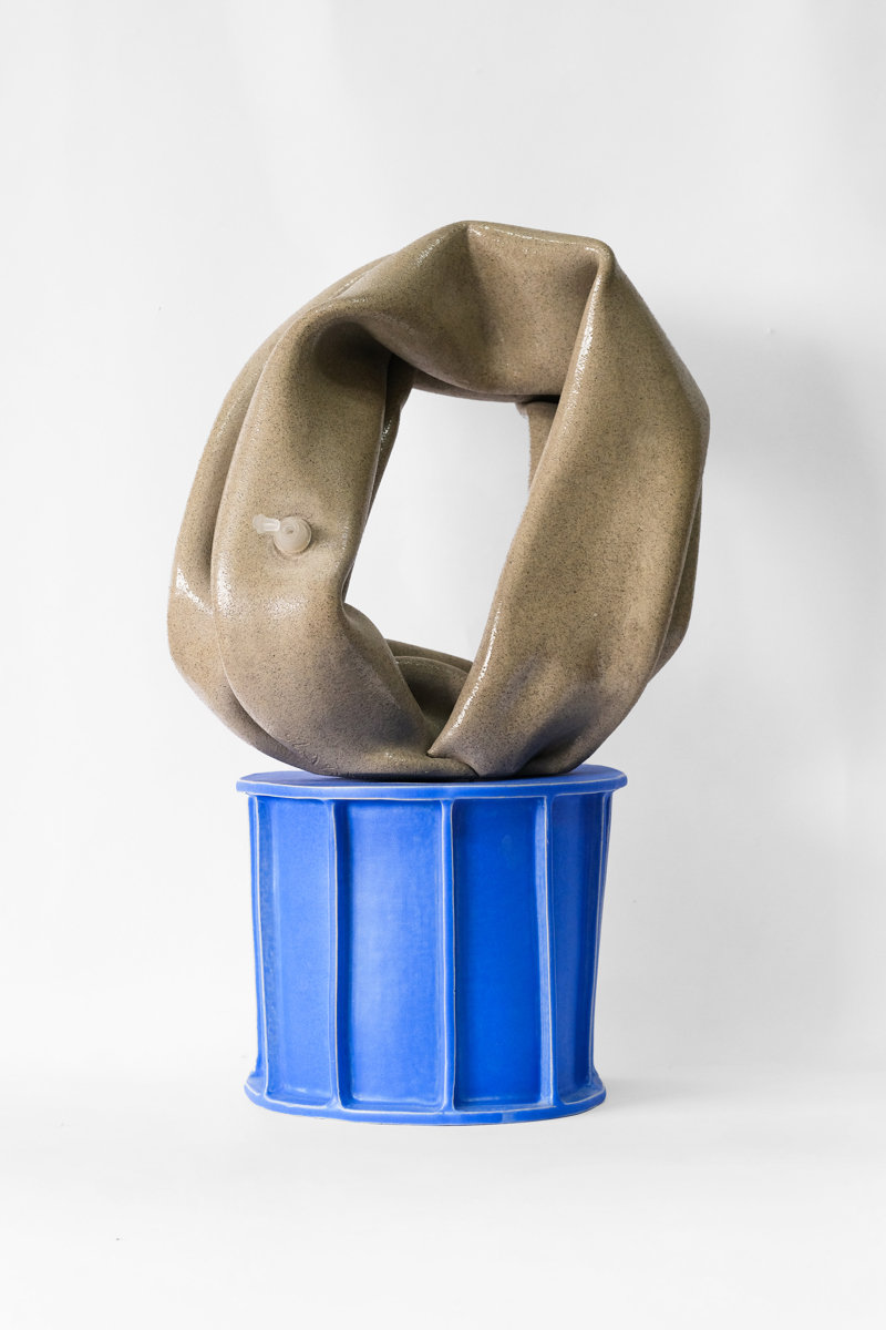 Anni Mertens, Rocky Floatie + Blue, 2026, keramiek, foto: Silvia Arenas