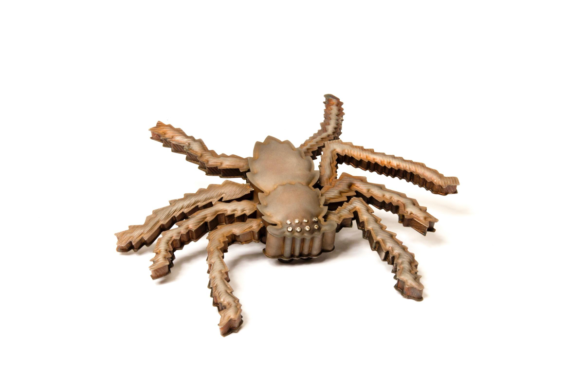 Helen Britton, Huntsman, broche, zilver, diamant