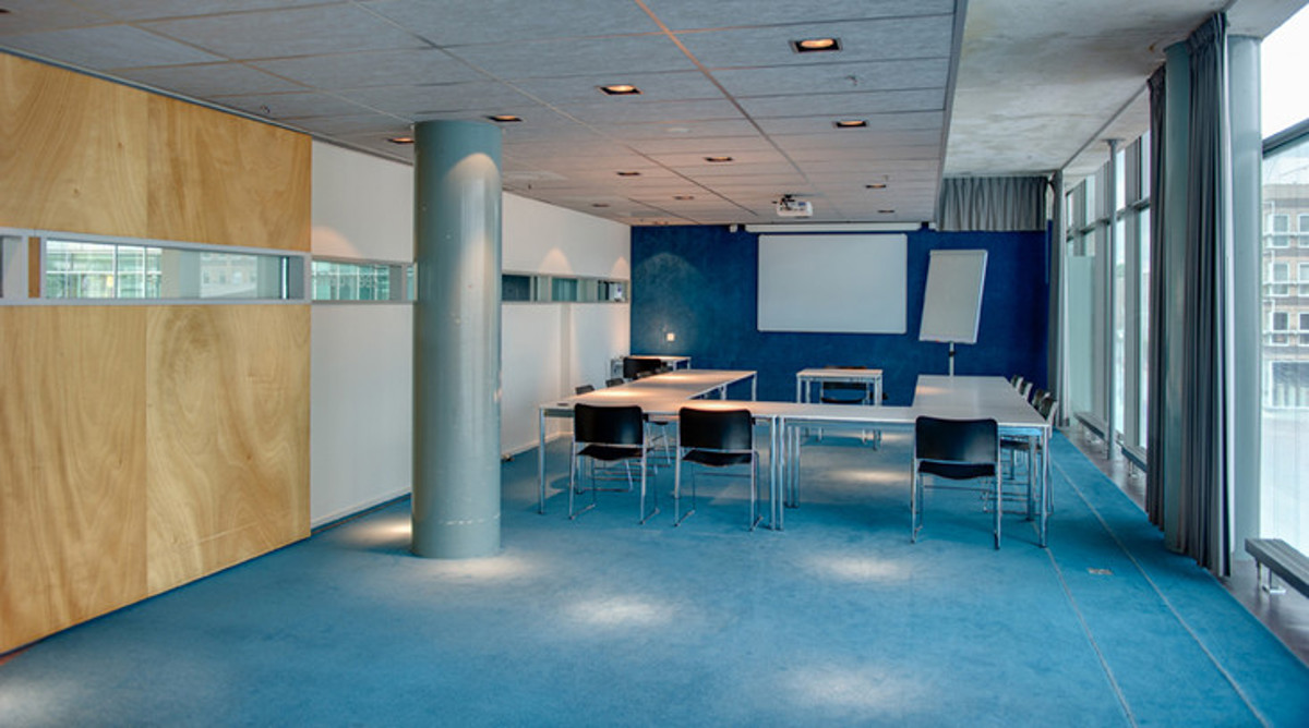Zeegroene zaal (75m2, 15-65 personen)