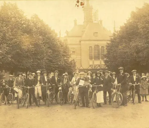 Fietstocht langs Apeldoornse verenigingen
