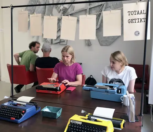 Totaal Getikt x Toekomstdenkers: Typemachinemiddag